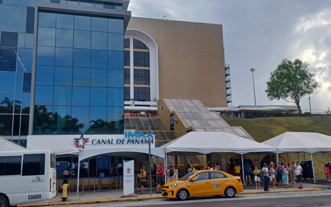 De turistas a espías infiltrados en el Canal de Panamá